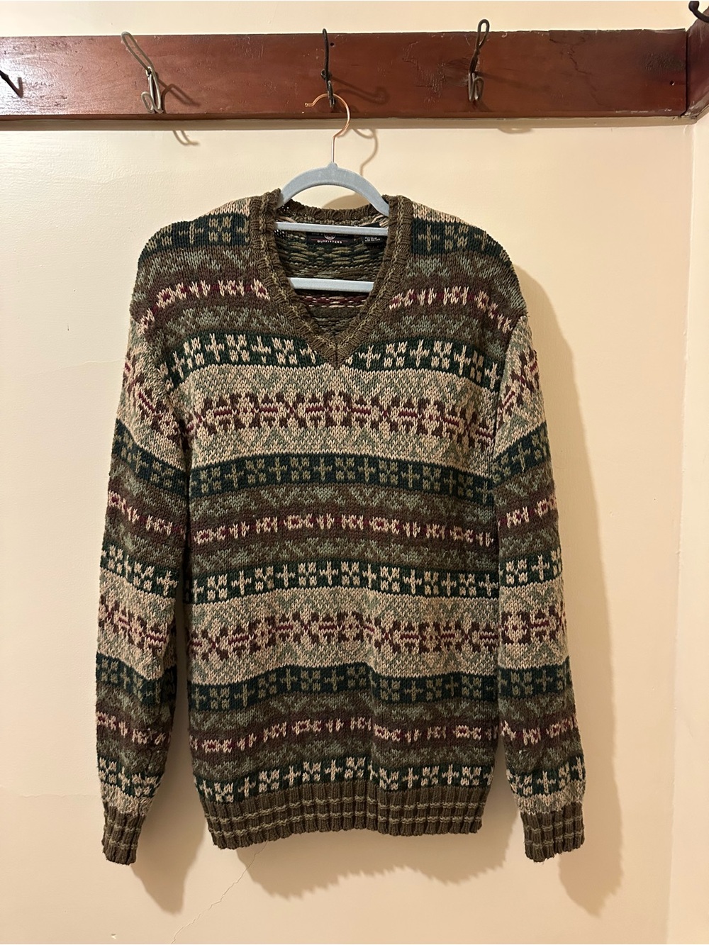 Vintage American Eagle Outfitters V‑Neck Fair Isle Sweater in Green, Brown,Cream